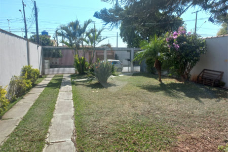 Casa térrea para venda ou locação no Parque Estancia Suíça.