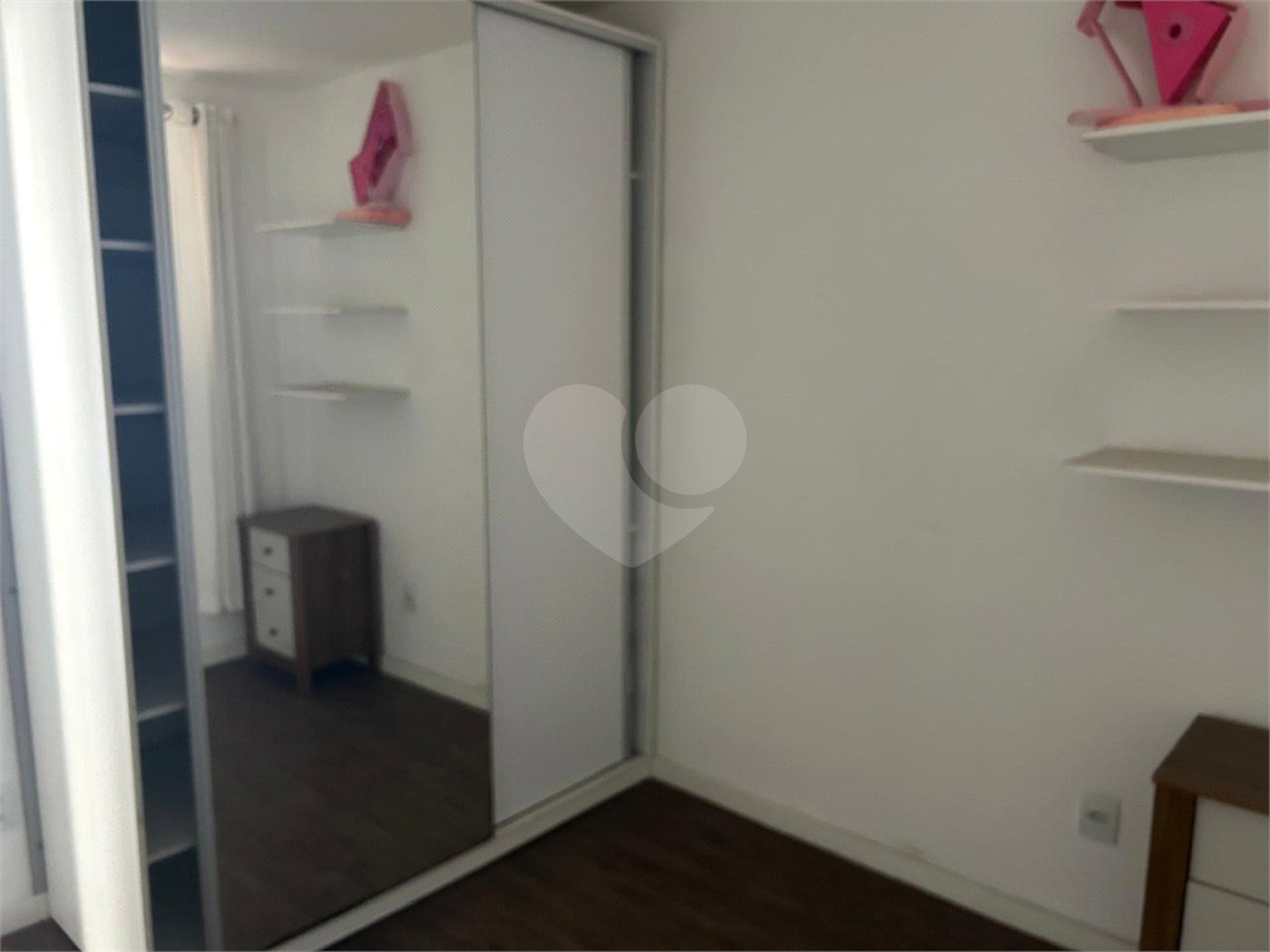 Onde o sossego encontra a praticidade: Seu novo refúgio no Planalto Paulista!Andar alto,vista privilegiada, 2 dormitorios,1 sala,cozinha e banheiro,SEM VAGA.
