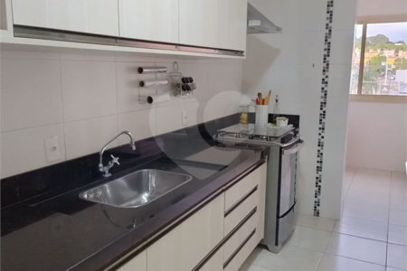Apartamento em Atibaia com 2 dormitórios (1 suíte), 2 vagas de garagem, elevador, salão de festas, excelente localização