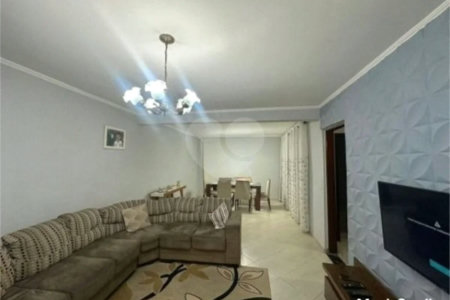Casa com 200m² , 5 dormitórios , sendo 1 suíte , 3 vagas de garagem , à venda em Guarulhos.