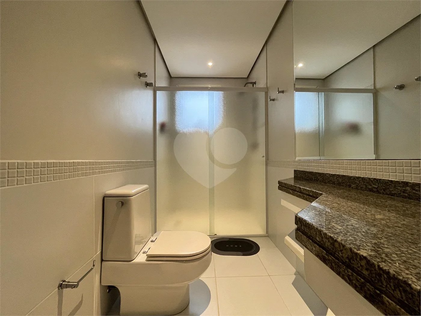 Apartamento à venda com 3 quartos, sendo 1 suíte, em Riviera de São Lourenço, Bertioga, SP
