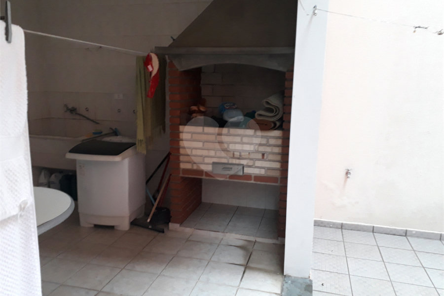 Mansão em condomínio, com 6 suites, e vagas para 15 autos....