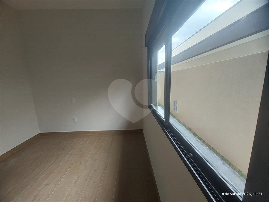 Casa exclusiva em Atibaia de alto padrão com 3 suítes, piscina, espaço gourmet, condomínio fechado, aceita financiamento