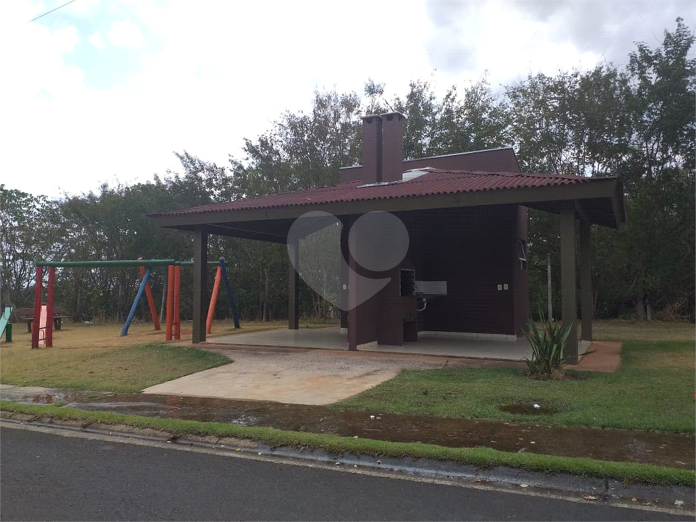 Linda casa no Condomínio Moradas 3