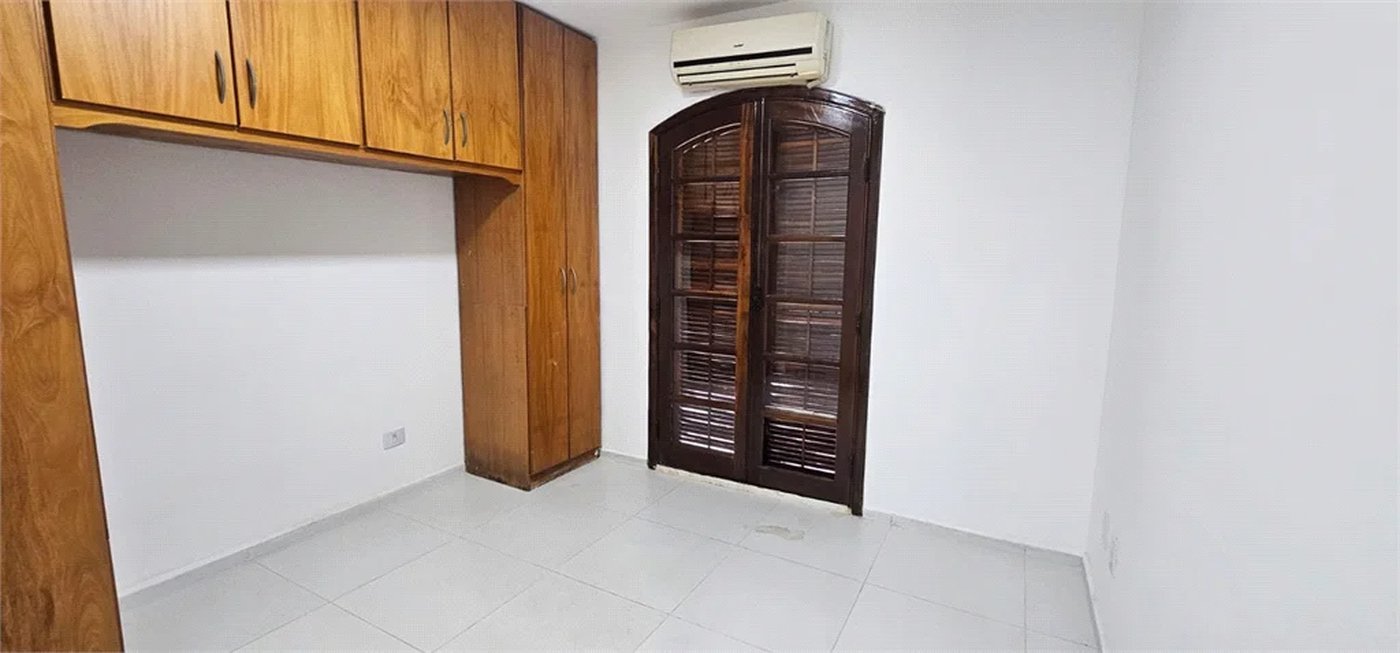 Sobrado à venda com 3 quartos, sendo 2 suítes, em Ferreira, São Paulo, SP