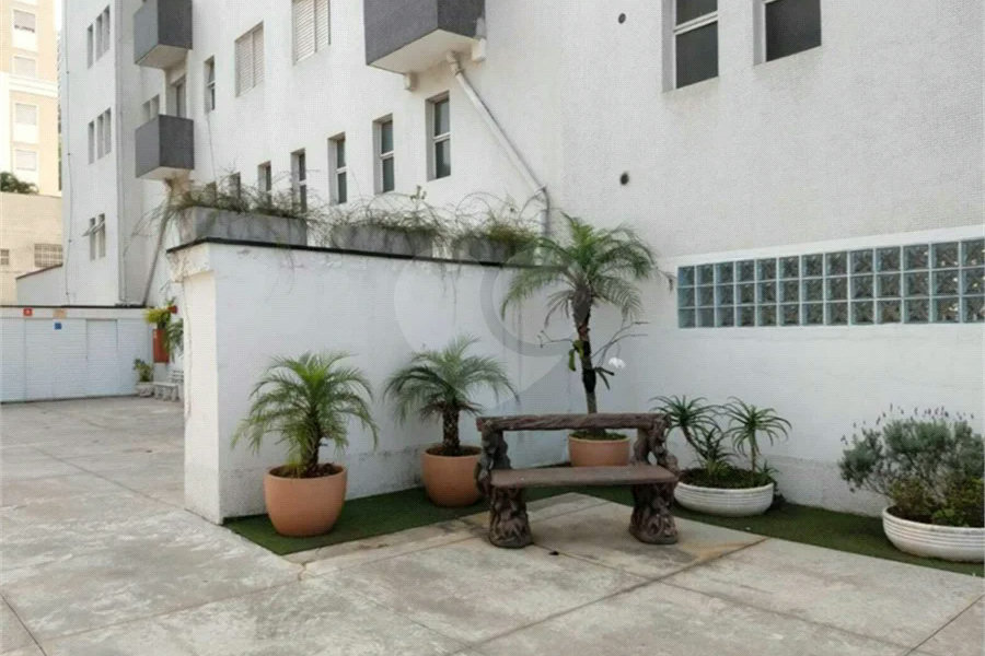 Apartamento em Santana com Sacada e Vaga de Garagem, a 650 m do Metrô