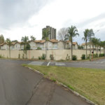 Sobrado 4 dormitórios, condomínio Village Paineiras