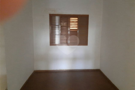 Casa térrea a venda na região central de São Carlos