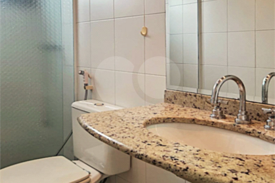 Apartamento na Chácara Inglesa com 2 dormitórios (1 suite), varanda, vista livre e vaga