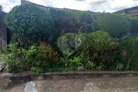 Casa à venda em Atibaia com edícula e outras construções nos fundos, ótimo para investidores, excelente localização