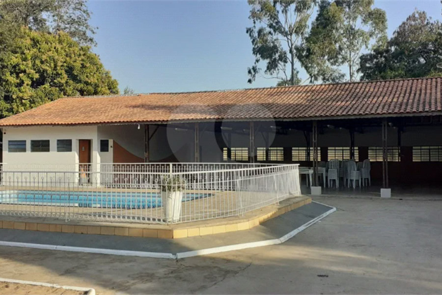 Excelente chácara à venda em Artemis, com piscina, campo de futebol, barracão para festas