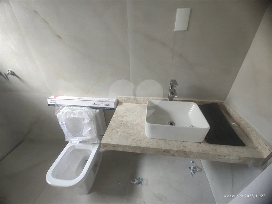 Casa exclusiva em Atibaia de alto padrão com 3 suítes, piscina, espaço gourmet, condomínio fechado, aceita financiamento