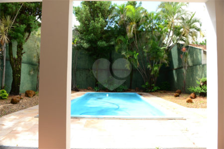 Casa térrea em Araraquara/SP.