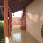 Casa Térrea com 3 dormitórios, sendo 1 suíte.