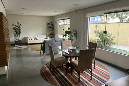 Apartamento de 01 dormitório com terraço e vaga perto do metrô