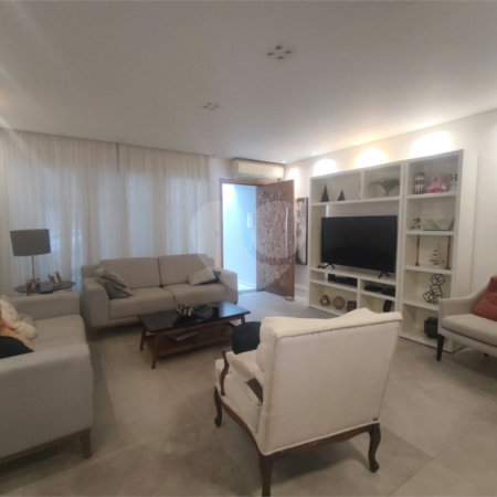 Excelente imóvel para locação comercial com 220m² e vaga no Anália Franco !!