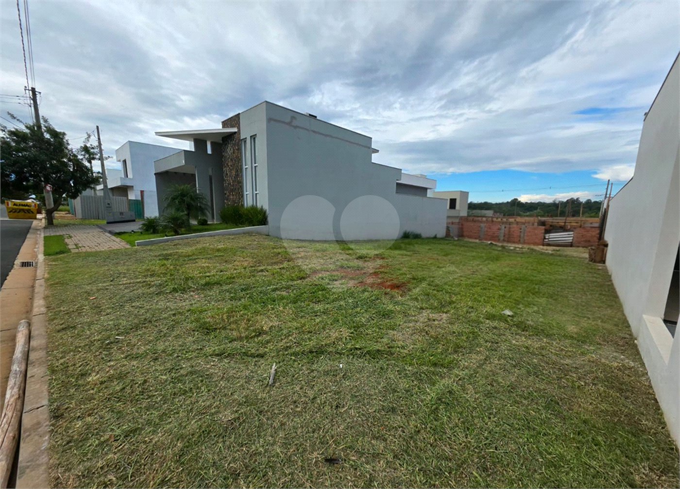 Terreno no Village Damha IV 288m²