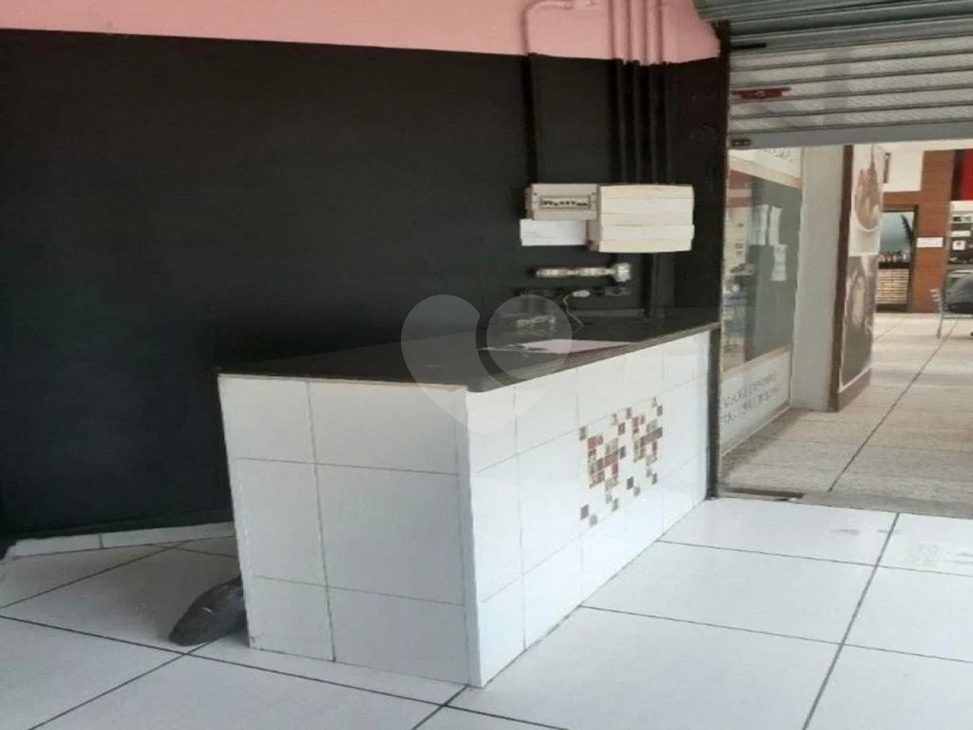 Imóvel térreo com mezanino, com 63,54 m² Edif. Lex Offices.