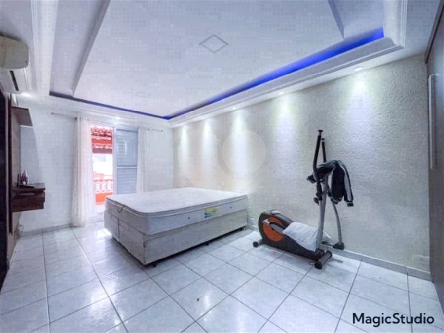 Casa com 150m², 5 dormitórios, sendo 1 suíte, 2 vagas de garagem, à venda na Vila Matilde.