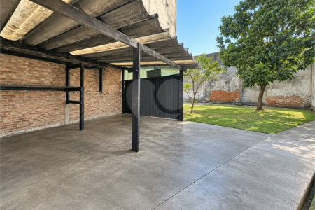Galpão comercial/industrial com 627 m² no Bairro Planalto, em São Bernardo do Campo, próximo à Via Anchieta, com piso fabril, escritórios e mezanino.