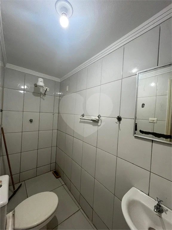 Casa ampla no bairro Terra Rica com 3 pavimentos e excelente estrutura.