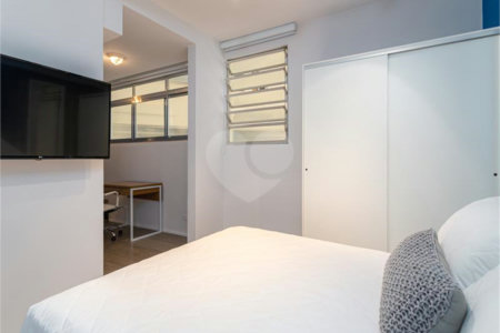 Excelente oportunidade para reformar e ficar com o apartamento dos seus sonhos!