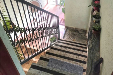 Casa no Jardim Medeiros ampla com 3 dormitórios bem distribuída