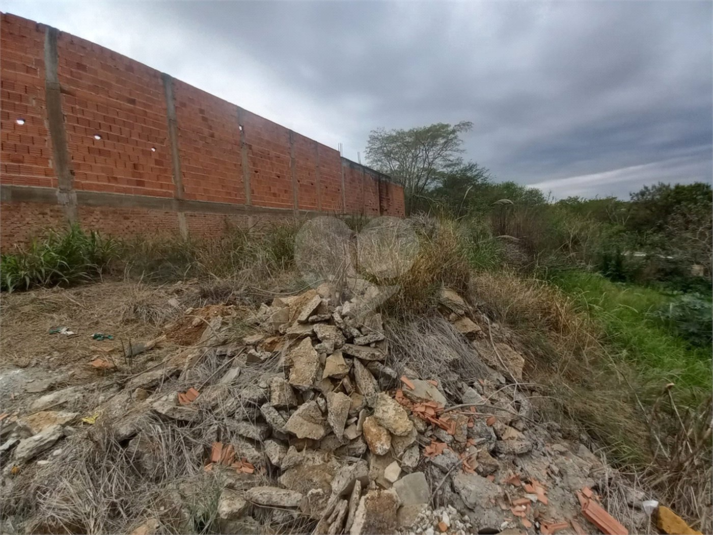 Terreno para venda, contendo 250,00 m² de área total.