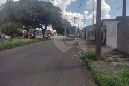 Vende-se terreno com 2 casas no Vila Boa Vista I