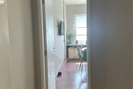 Sala comercial para venda ou locação na Avenida Paulista. 68m2