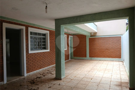 Casa à venda no Jardim Nova São Carlos.
