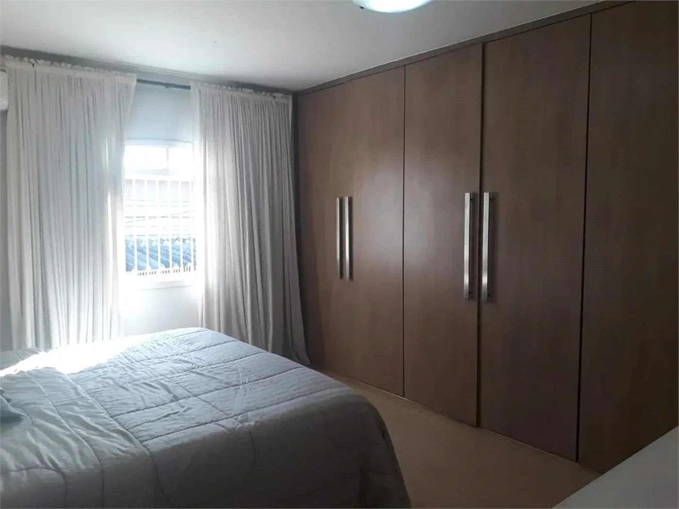 Sobrado à venda 3 quartos, suíte, espaço gourmet com churrasqueira próximo ao Metro Vl Sônia