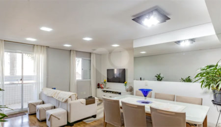 Apartamento à venda com 3 quartos, sendo 1 suíte,  em Vila Gumercindo, São Paulo, SP