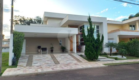 Casa à venda com 4 suítes no condomínio Damha I, São Carlos - SP