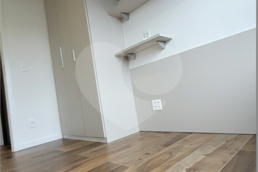 Apartamento de 2 quartos mobiliado à venda no Paraíso
