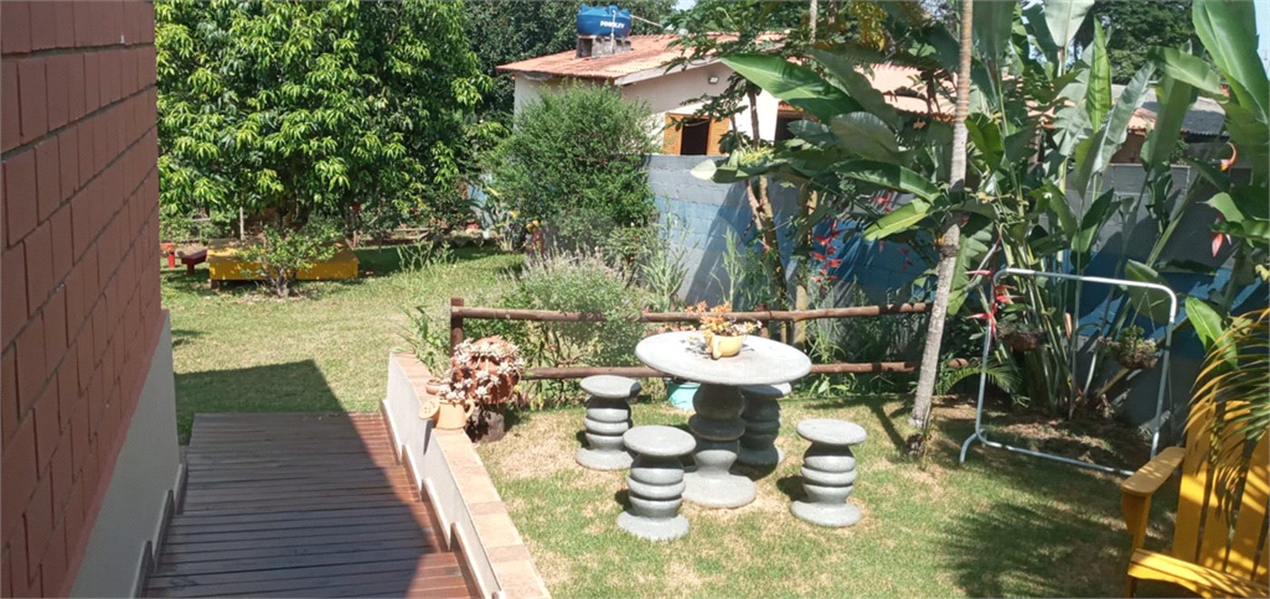 Chácara à venda com 3 quartos, sendo 2 suítes,  em Monterrey, Louveira, SP