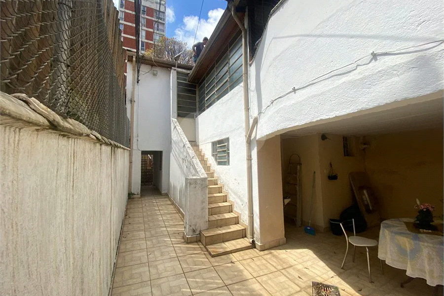 Terreno 10 X 30m,ideal para construtor, com casa principal, mais 3 casas no mesmo terreno e gerando renda, em Perdizes - São Paulo