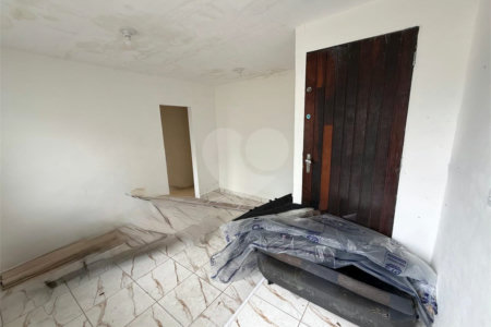 Casa Térrea a Venda Jd Satélite com poder construtivo