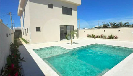 Casa à venda com 4 quartos, sendo 3 suítes,  em Ogiva, Cabo Frio, RJ