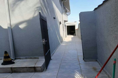 Sobrado à venda com 3 quartos, sendo 1 suíte, em Jaguaré, São Paulo - SP