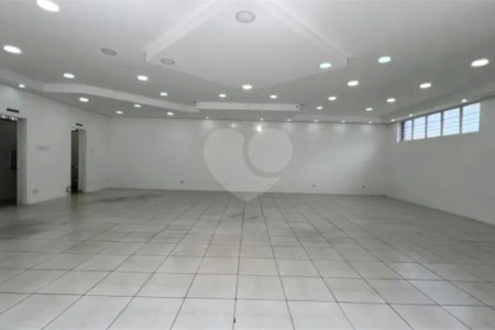 Salão Comercial para Locação | Esquina no Centro de Salto/SP