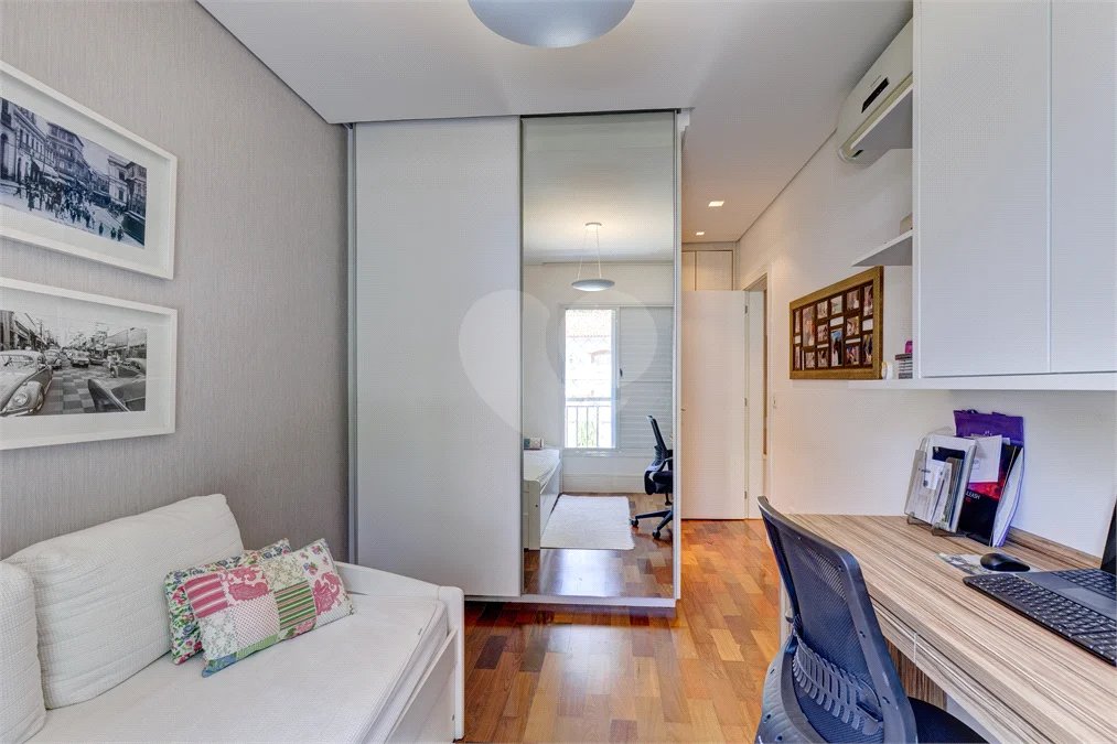 Casa à venda com 3 suítes no condomínio Villa Splendore, São Paulo - SP