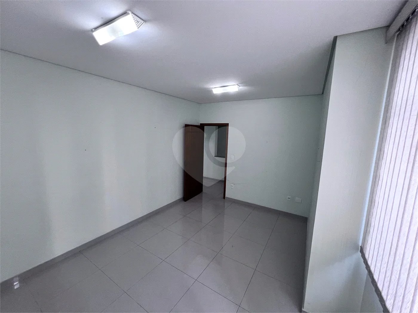 Prédio Comercial de Alto Padrão - 253m², 5 Salas, 5 banheiros , 3 Vagas , à venda na Moóca