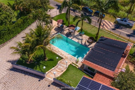 Casa à venda com 4 suítes no condomínio Vale da Santa Fé, Vinhedo - SP