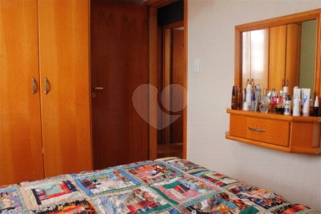 Apartamento 03 Dorm 02 Banheiros 01 Vaga na Saúde para Venda.
