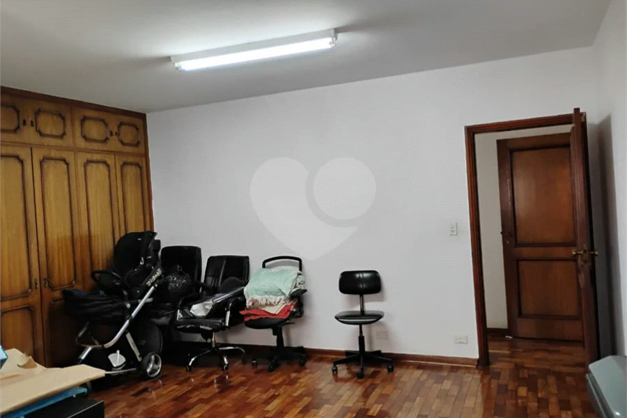 Espaçosa casa à venda na Vila Mascote