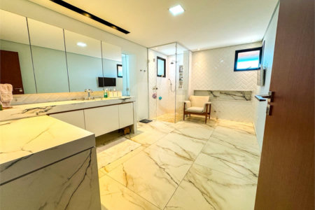 Apartamento à Venda no Centro de São Carlos - com 3 Suítes.