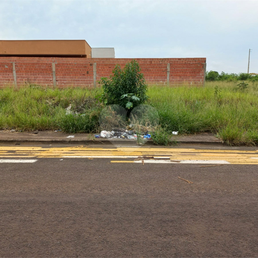 Terreno com 145,43 m² de área total.