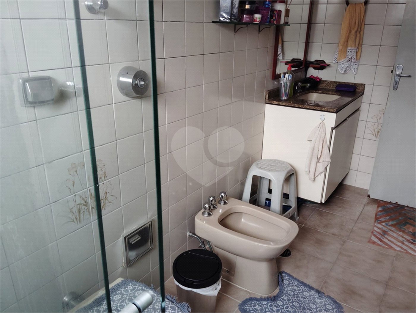 Sobrado de 190m2 à venda com 4 dormitórios e 2 vagas em São João Clímaco