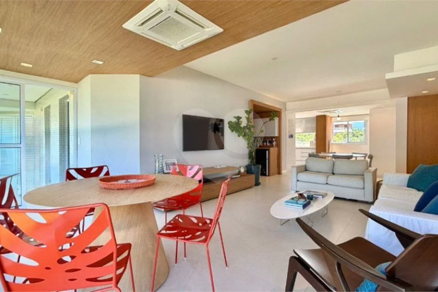 Apartamento à venda com 4 quartos, sendo 2 suítes, em Riviera de São Lourenço, Bertioga, SP